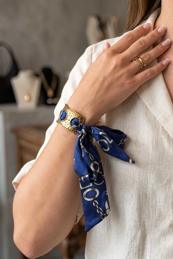 Fatime kék sálkarkötő